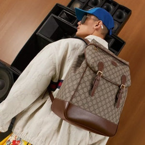 구찌 인터로킹 G 미디엄 백팩 베이지