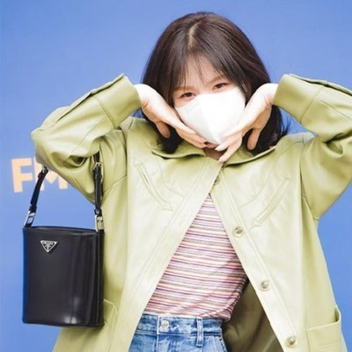 프라다 브러시드 미니 버킷 숄더백 블랙 1BE059 (웬디,정은지 착용)