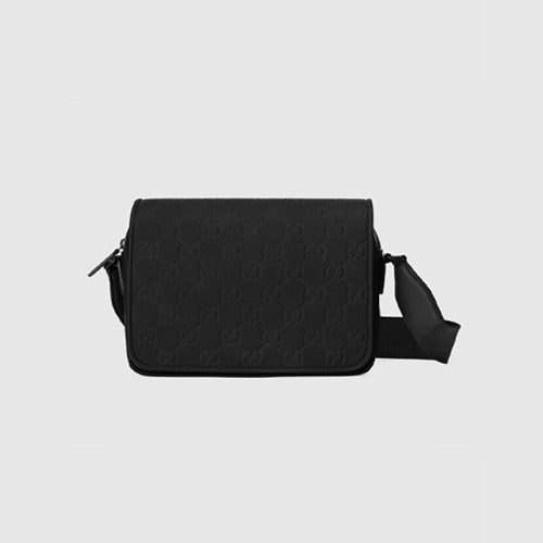 구찌 GG 로고 러버 효과 크로스백 블랙 775097