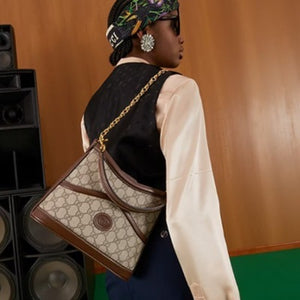 구찌 인터로킹 G 라지 숄더백 696011