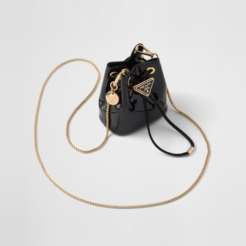 프라다 페이턴트 가죽 미니 파우치 체인백 1NR016
