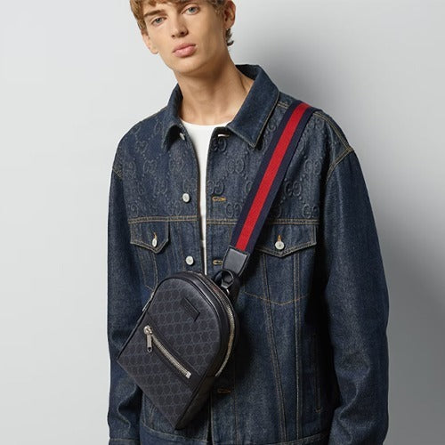 구찌 블랙 GG 수프림 크로스 바디백 771164