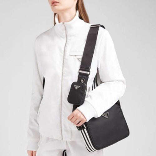 프라다 X 아디다스 리나일론 숄더백 2VH142 (사나 착용)