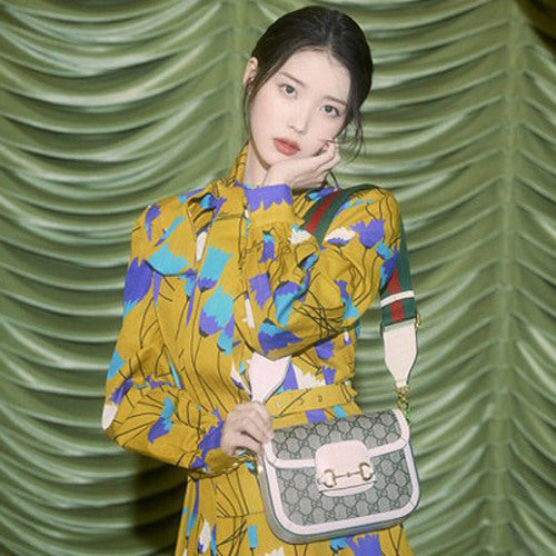 구찌 홀스빗 1955 미니 숄더백 GG 수프림 화이트 (아이유 착용)