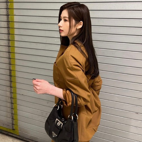 프라다 문 패딩 나파 가죽 핸드백 블랙 1BA381 (노윤서,사나,노정의 착용)