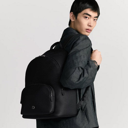 디올 CD 아이콘 플랩 지퍼 백팩 블랙