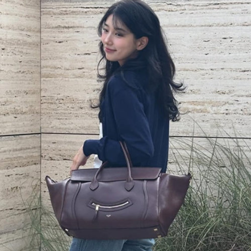 셀린느 뉴 러기지 스마일링 백 미디엄 딥 브라운 (수지,뷔 착용)