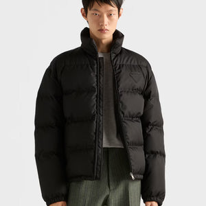 프라다 중량 리나일론 다운 재킷 블랙 SGC921
