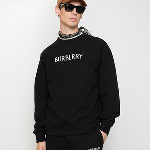 [국내배송] 버버리 로고 프린트 스웨트셔츠 블랙