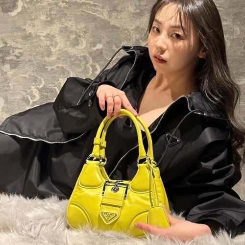 프라다 문 패딩 나파 가죽 핸드백 옐로우 1BA381 (안소희,리정,미연,공승연 착용)