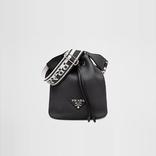 프라다 비텔로 다이노 가죽 버킷백 블랙 1BE060