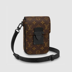 루이비통 S락 버티컬 웨어러블 월릿 M81522