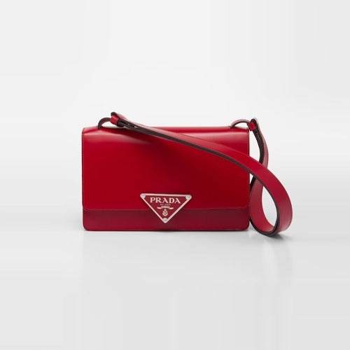 프라다 엠블럼 브러시드 가죽 숄더백 레드 1BD321