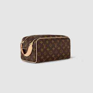 루이비통 모노그램 돕 키트 토일렛 파우치 M44494