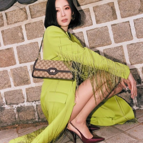 구찌 루체 스몰 숄더백 베이지/브라운 786027 (박규영,모델 아이린 착용)