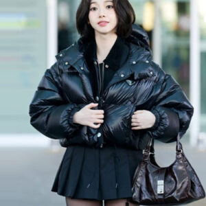 프라다 미디엄 가죽 토트백 다크 브라운 1BG563 (카리나 착용)