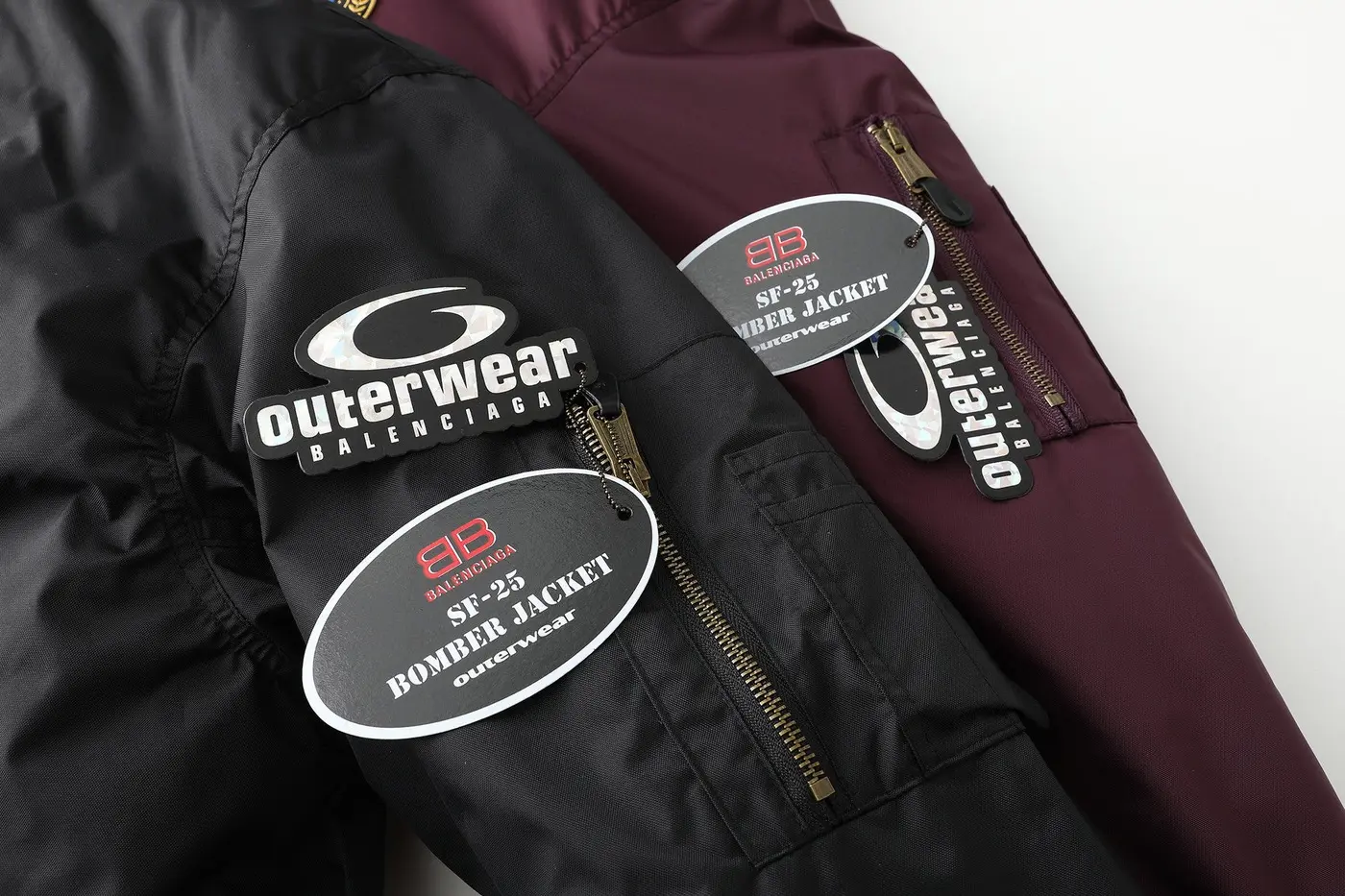 발렌시아가 봄버 자켓 라지 핏 블랙 판매 제품 실사