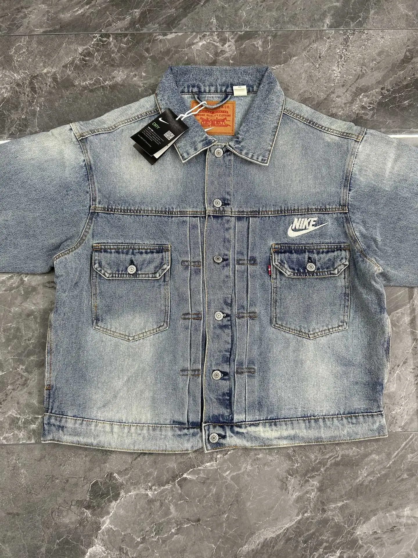 판매 제품 실사