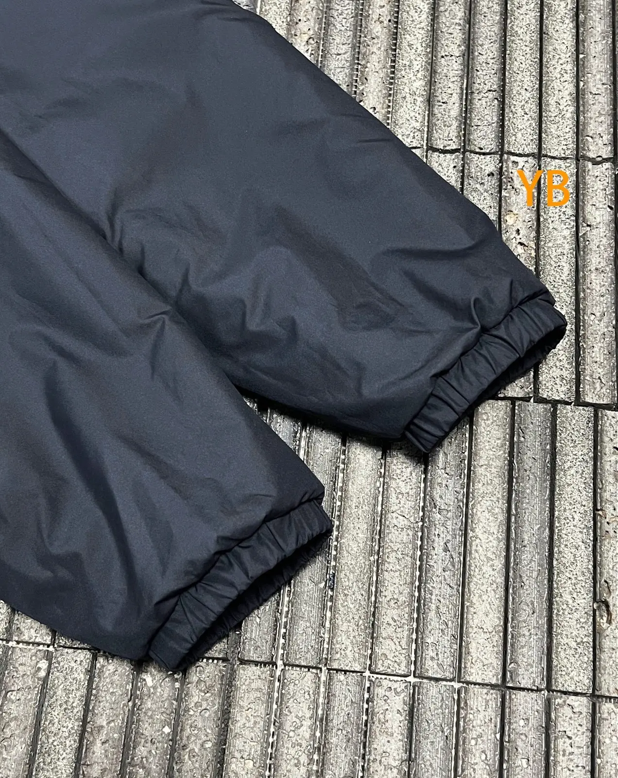 루이비통 모노그램 리버서블 플리스 블루종 1AKM2R 판매 제품 실사