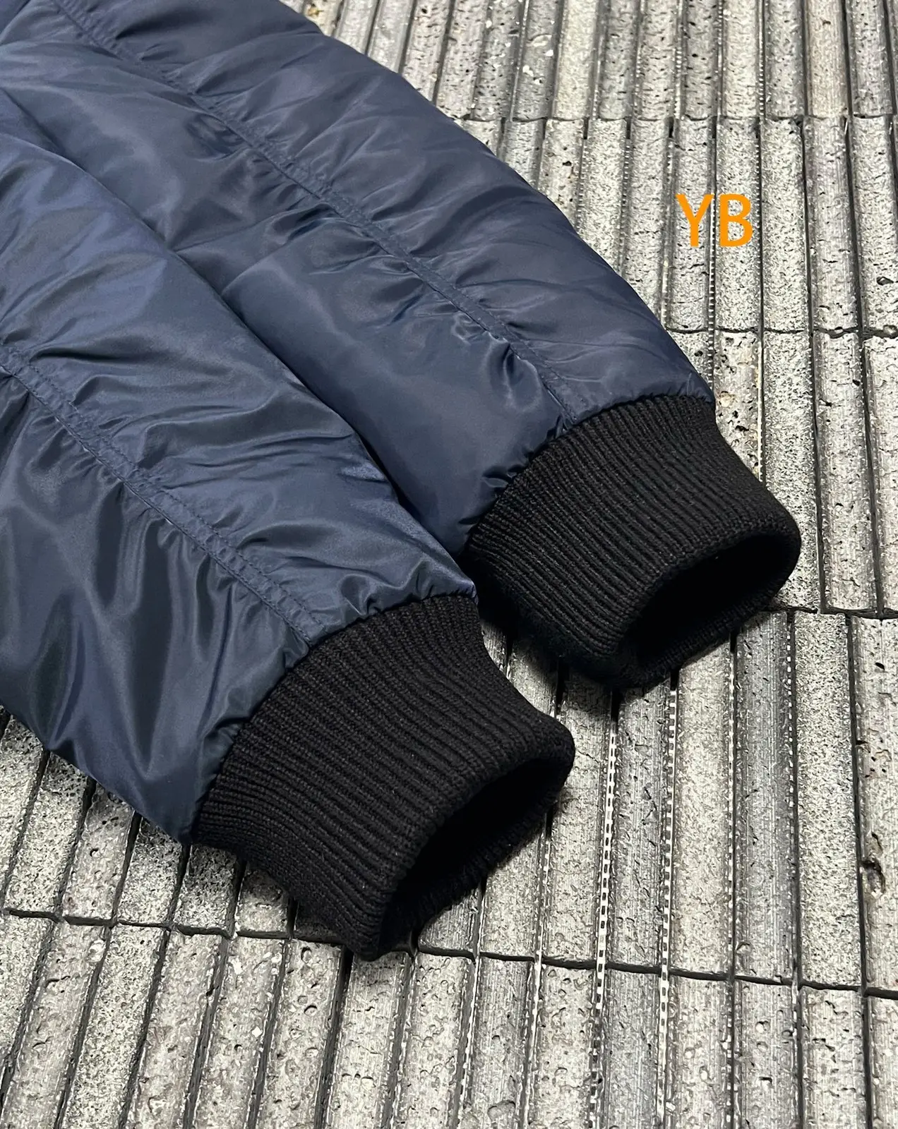 로에베 아가일 테크니컬 트윌 봄버 재킷 H526Y02X41 판매 제품 실사