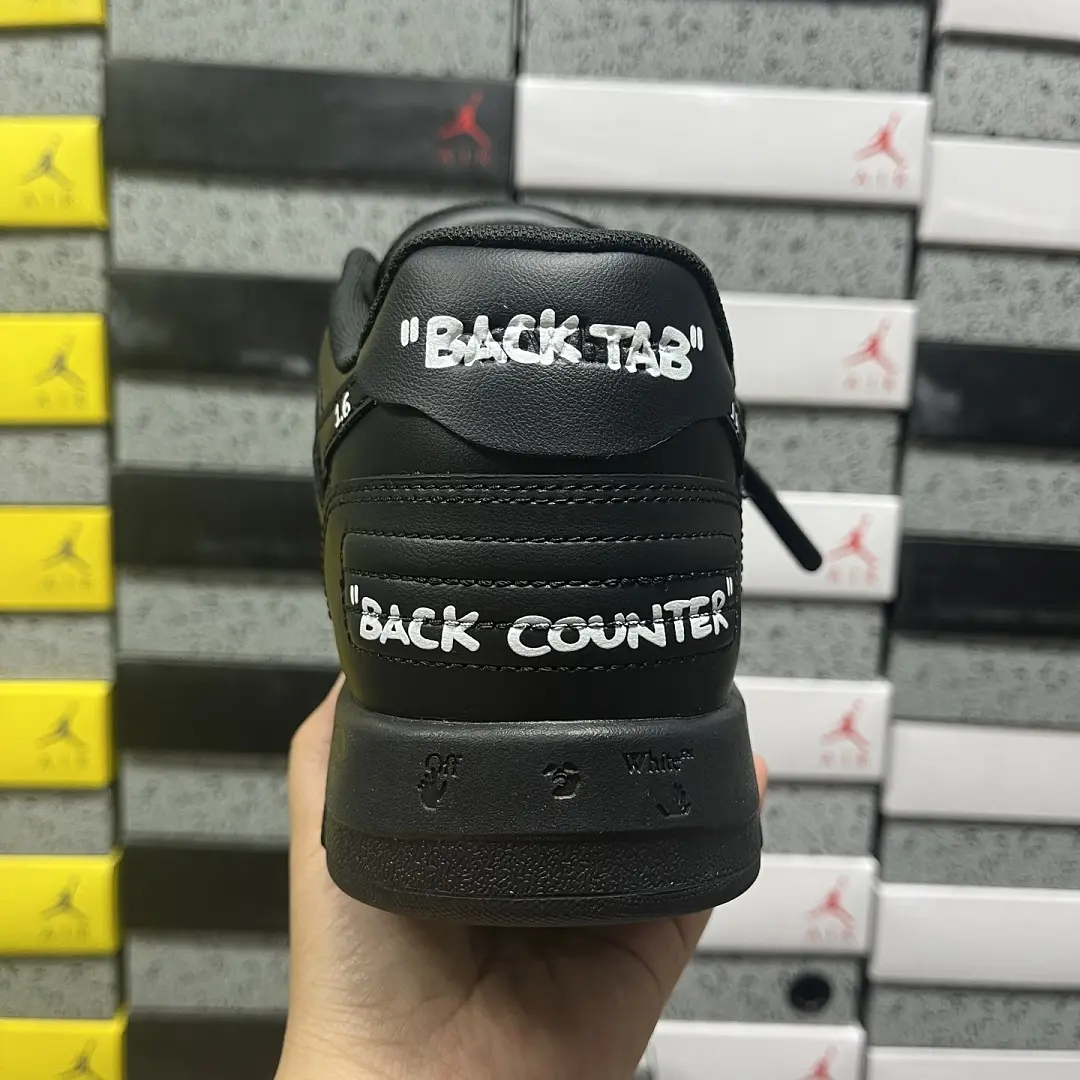 오프화이트 아웃 오브 오피스 그래피티 스니커즈 블랙 화이트 상세 2