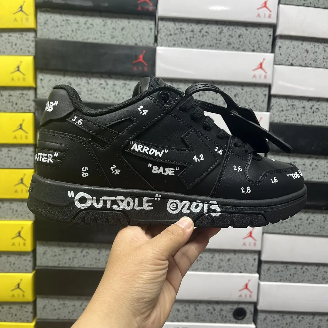 오프화이트 아웃 오브 오피스 그래피티 스니커즈 블랙 화이트 상세 8