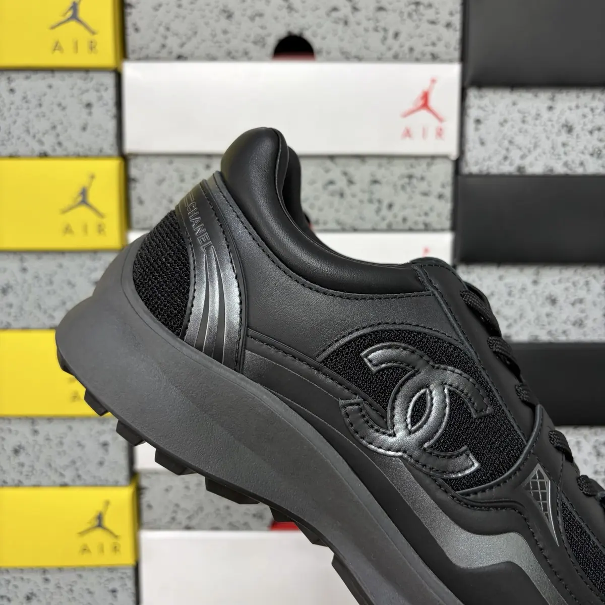 샤넬 크루즈 메쉬 스니커즈 블랙 판매 제품 실사